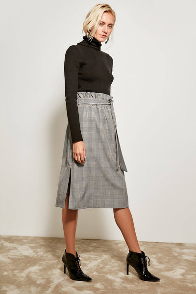 Linking Gray Plaid Skirt