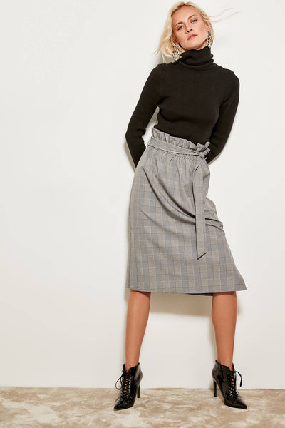 Linking Gray Plaid Skirt