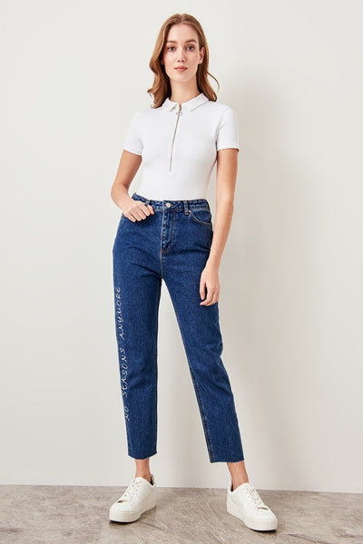 Advanced Embroidery High Waist Blue Jeans Mom