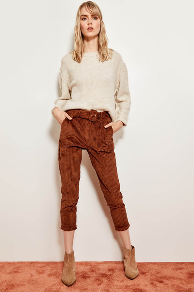 Arched cinnamon velvet trousers