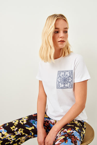 Knitted T-shirts Embroidered White Basic