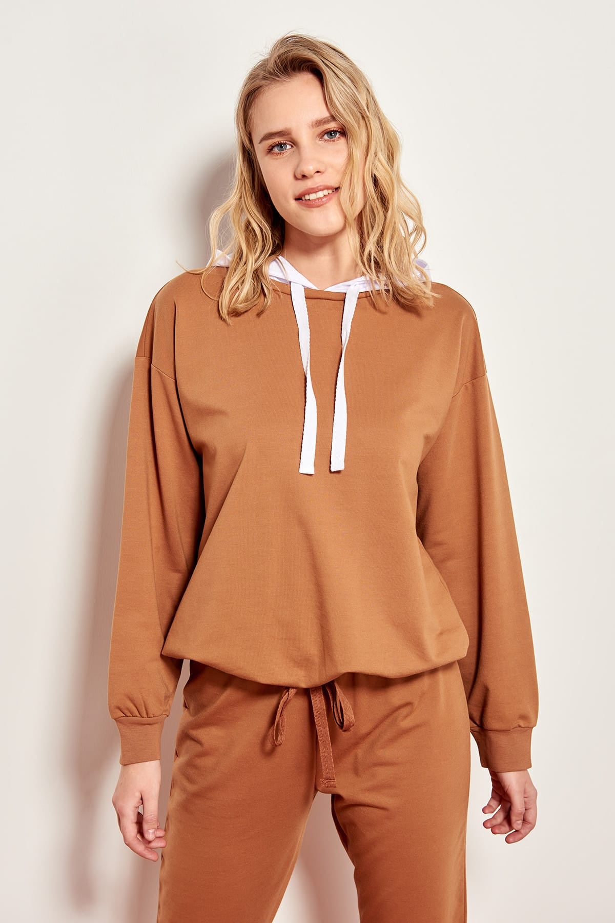 Camel Knitting Hooded Sweatshirts